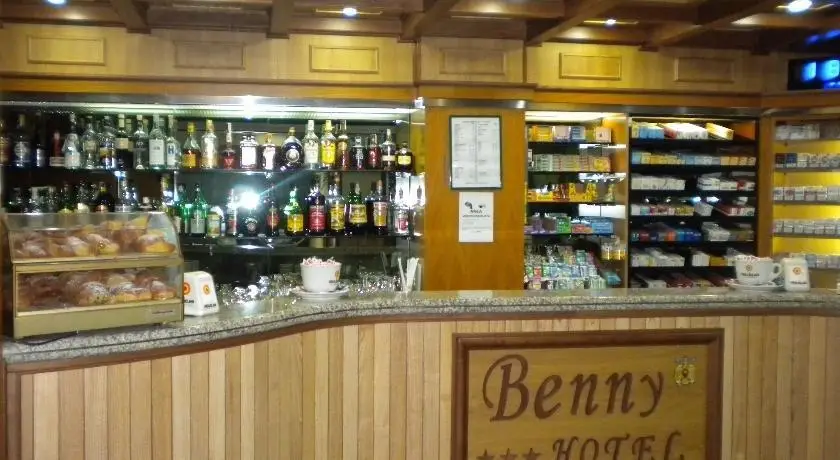 Benny Hotel 