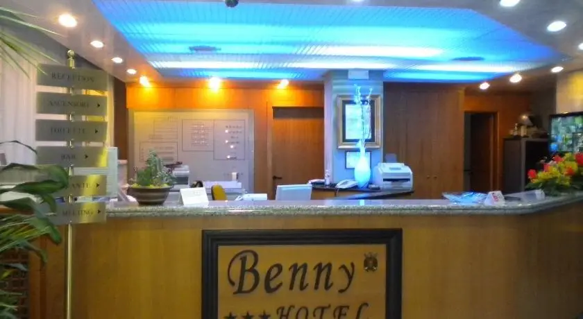 Benny Hotel 