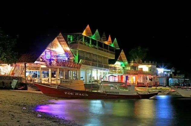 LaLaguna Beach Club & Dive Centre Puerto Galera 