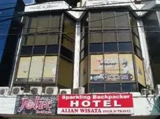 Sparkling Backpacker Hotel 