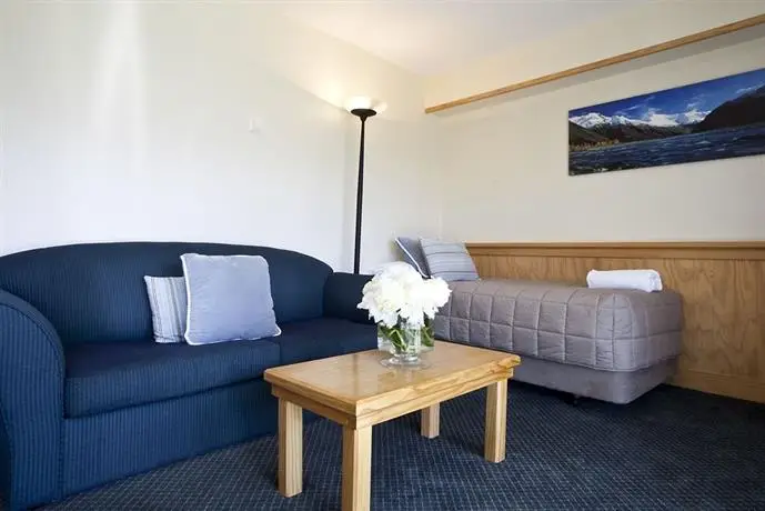 Clearbrook Motel & Serviced Apartments