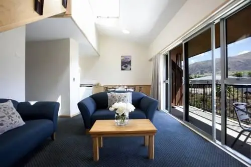 Clearbrook Motel & Serviced Apartments 