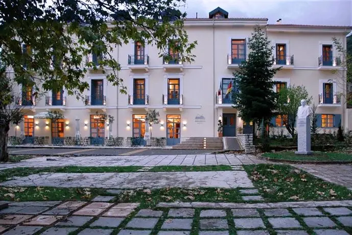 Helmos Hotel 