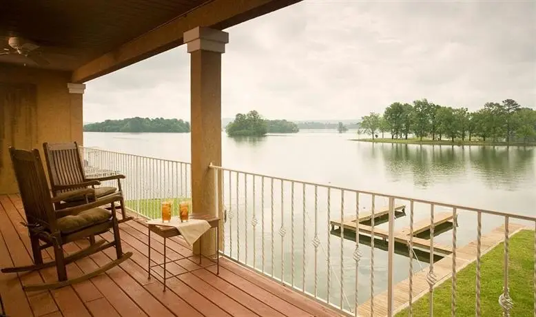 Lookout Point Lakeside Inn