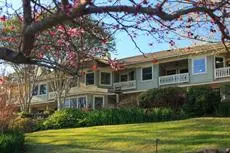 Lookout Point Lakeside Inn 