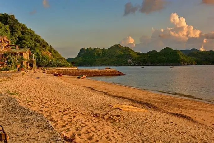 Cat Ong Beach Cottages 