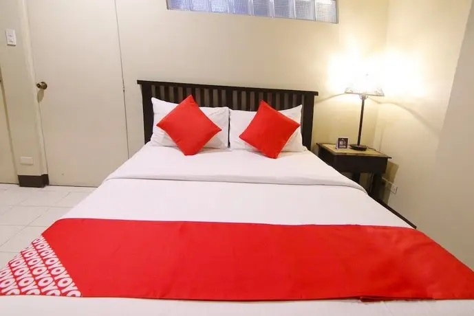 OYO 103 Artina Suites Hotel 