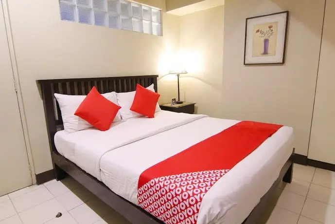 OYO 103 Artina Suites Hotel 