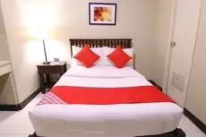 OYO 103 Artina Suites Hotel 