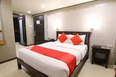 OYO 103 Artina Suites Hotel 