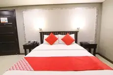 OYO 103 Artina Suites Hotel 