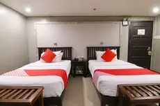 OYO 103 Artina Suites Hotel 