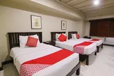 OYO 103 Artina Suites Hotel 