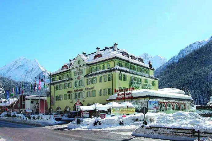 Schloss Hotel Dolomiti 