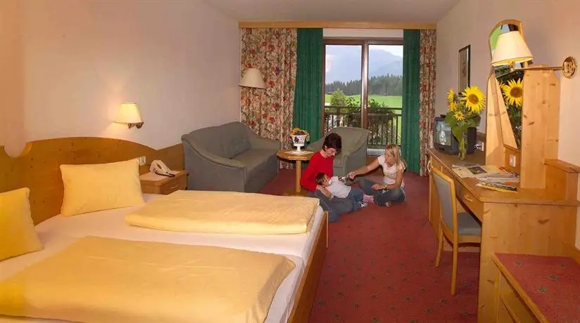 Familienhotel Kreuzwirt Weissensee 