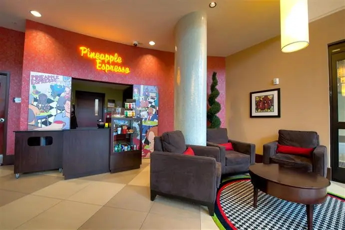 Staypineapple at The Maxwell Hotel 