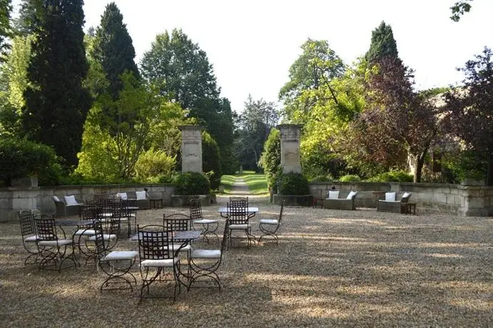 Chateau De Roussan 