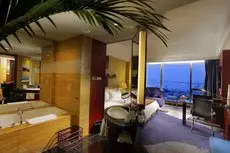 Zhuhai Charming Holiday Hotel 