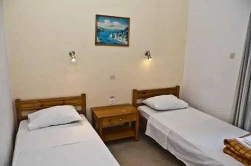 Oasis Apartments & Rooms 