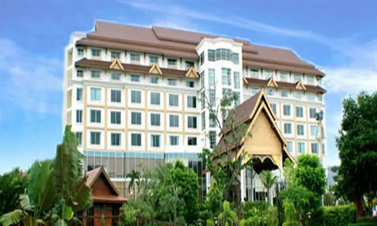 Arawan Riverside Hotel