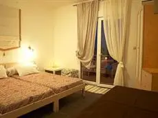 Lofos Vourvourou Apartments 