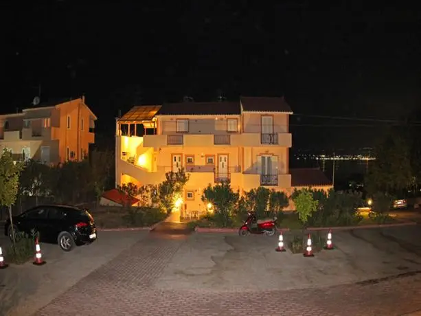 Panorama Fanari Studios and Apartments 