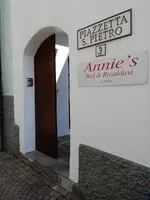 Annie's Bed & Breakfast 