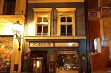 Academus - Cafe/Pub & Guest House 