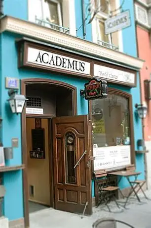 Academus - Cafe/Pub & Guest House 