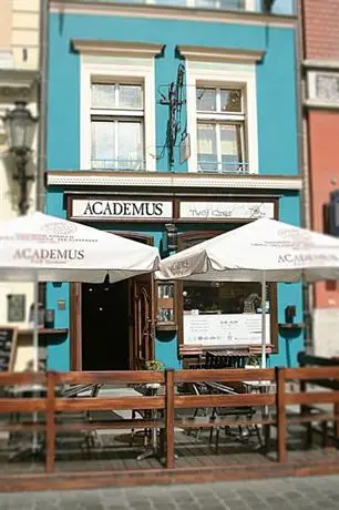 Academus - Cafe/Pub & Guest House 