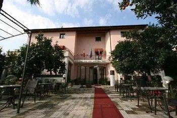 Albergo Residence Fattoria Stocchi