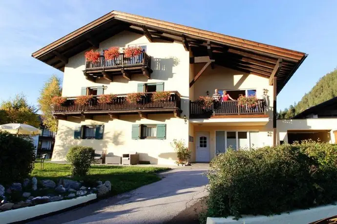 Alpenlandhaus Menardi