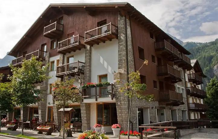 Residence Le Grand Chalet Courmayeur