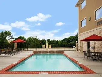 Ramada by Wyndham College Station 