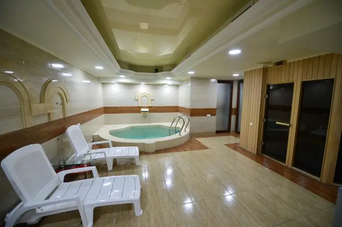 Yerevan Deluxe Hotel 