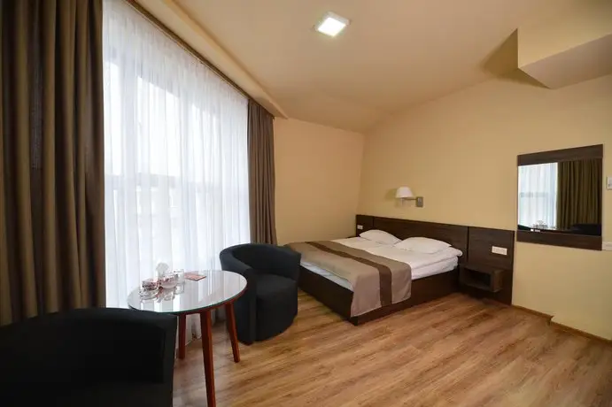 Yerevan Deluxe Hotel 