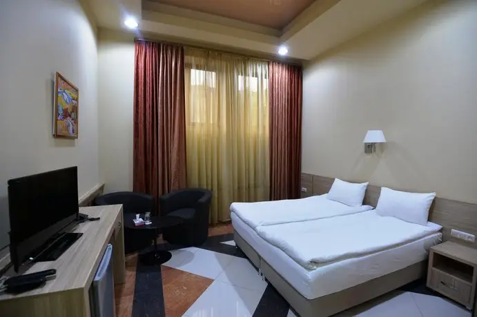 Yerevan Deluxe Hotel 