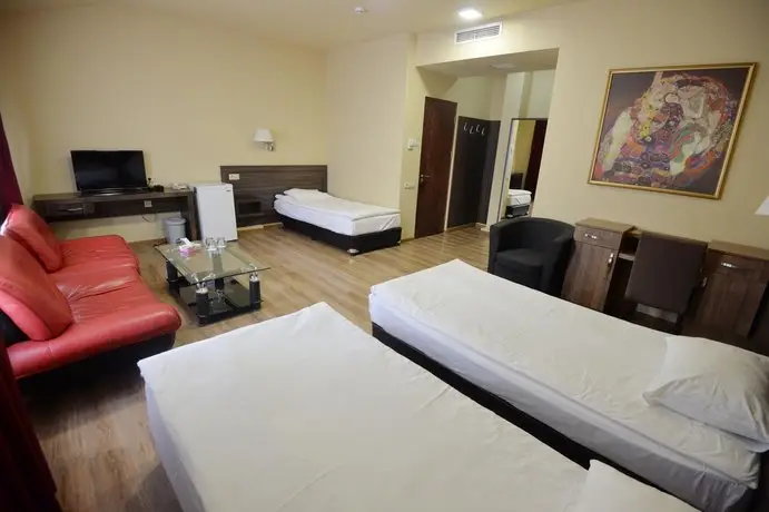 Yerevan Deluxe Hotel 