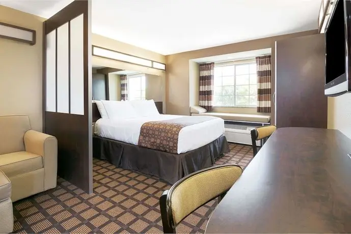 Microtel Inn & Suites by Wyndham Austin Airport 