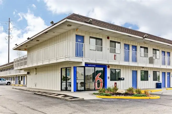 Motel 6 Pittsburgh - Crafton 