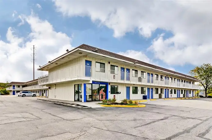 Motel 6 Pittsburgh - Crafton 