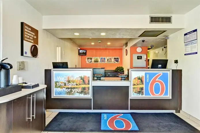 Motel 6 Pittsburgh - Crafton 