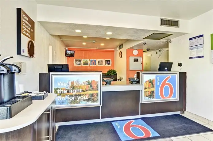 Motel 6 Pittsburgh - Crafton 