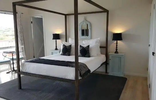 Clifftop Boutique Accommodation 