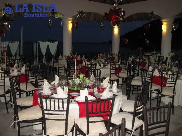 La Isla Huatulco Hotel & Beach Club 