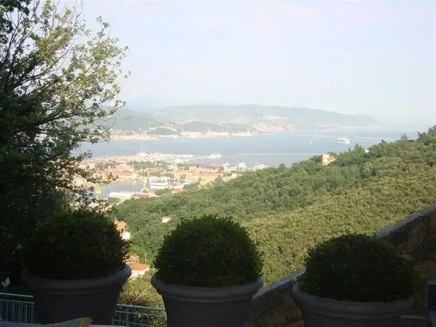 Arianna Hill House Bed and Breakfast La Spezia 