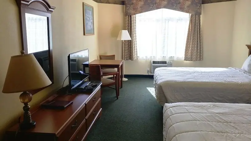 Palace Inn & Suites 