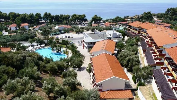 Lagomandra Beach Hotel 