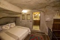 Divan Cave House 