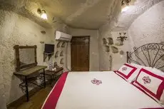 Divan Cave House 